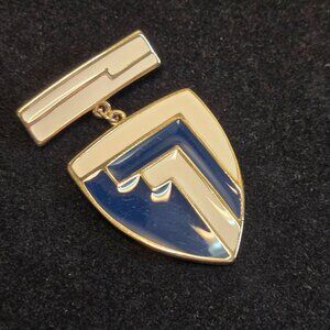 VTG Brooch 80s Gold Tone Black Cream Enamel Trifari Signed Stmt Shield Pin